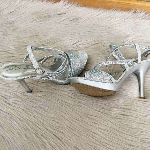 De Blossom Silver Rhinestone Heels Size 7.5 - Picture 5 of 12